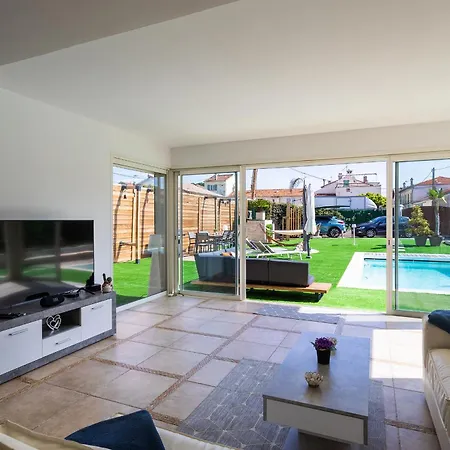 Cote Sud Vi4402 By Riviera Homes Βίλα *