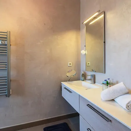 Вилла Cote Sud Vi4402 By Riviera Homes *