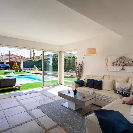 Cote Sud Vi4402 By Riviera Homes Вилла